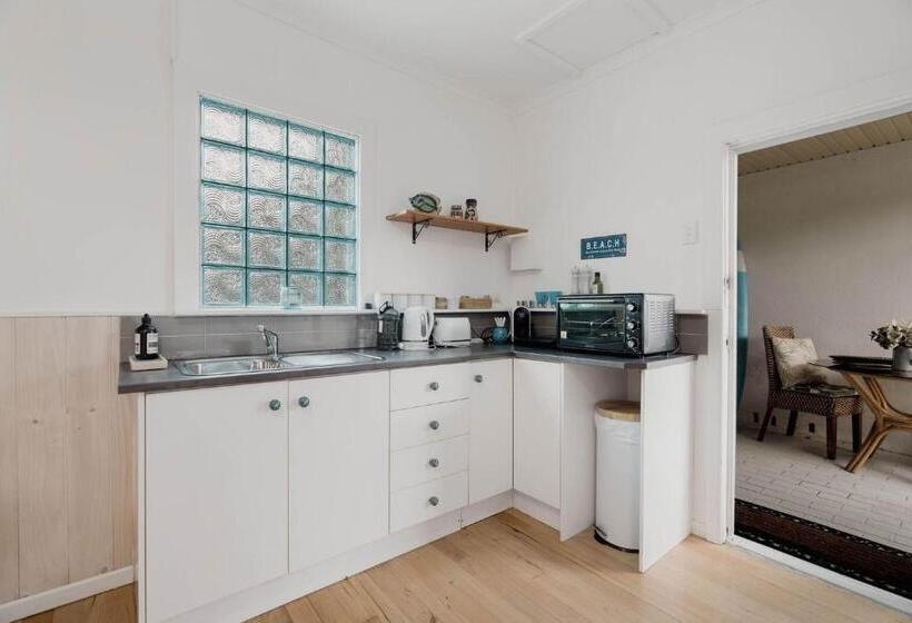 בית, חדר שינה 1, Happy Daze 2