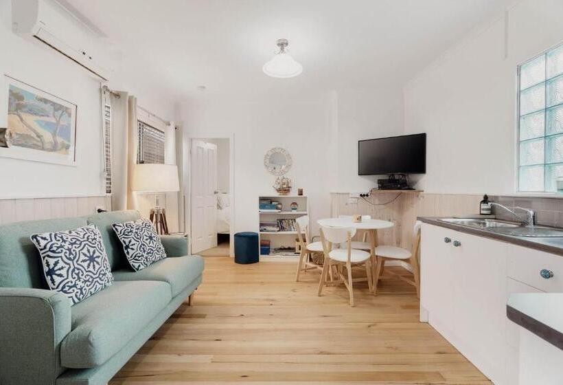 בית, חדר שינה 1, Happy Daze 2