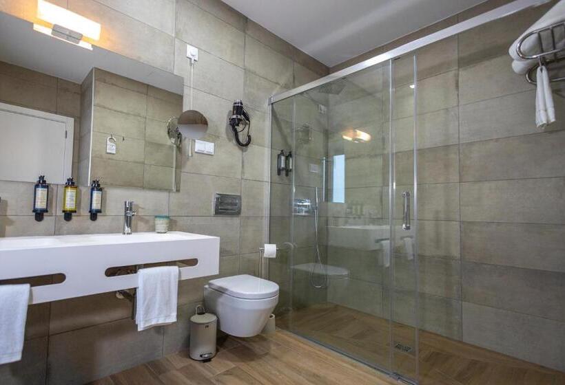 豪华房间, Watts House