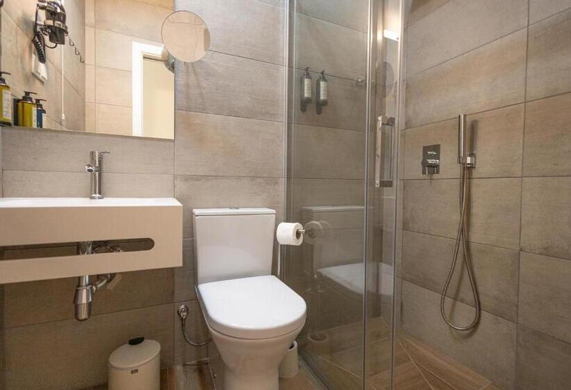 共用房间的床, Watts House