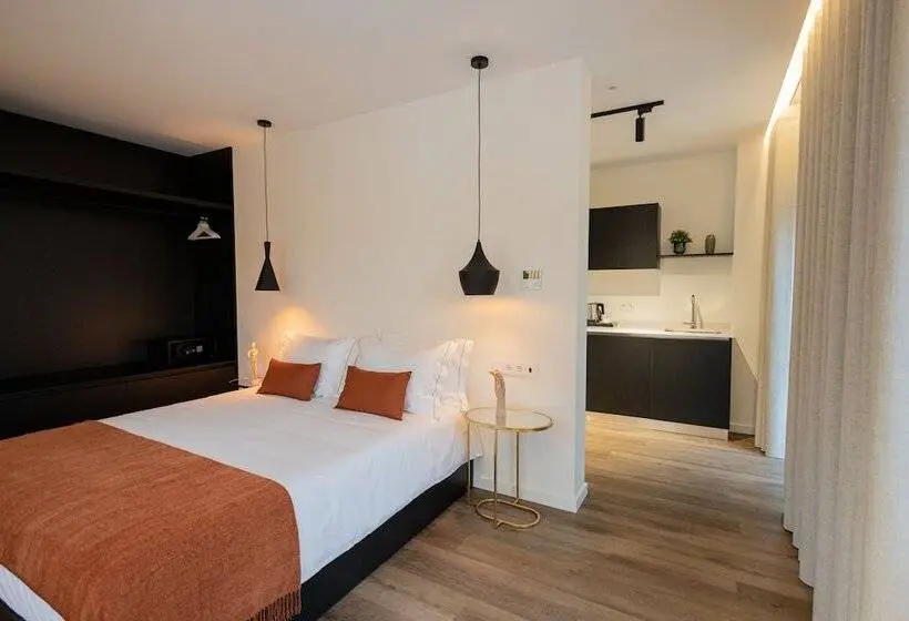 Deluxe-huone, Watts House