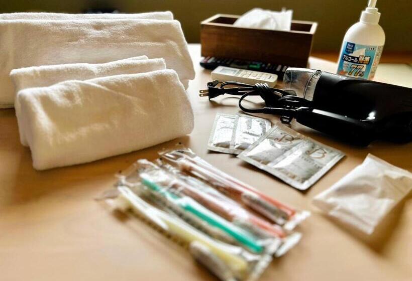 غرفة قياسية رباعية, Yuzawa House