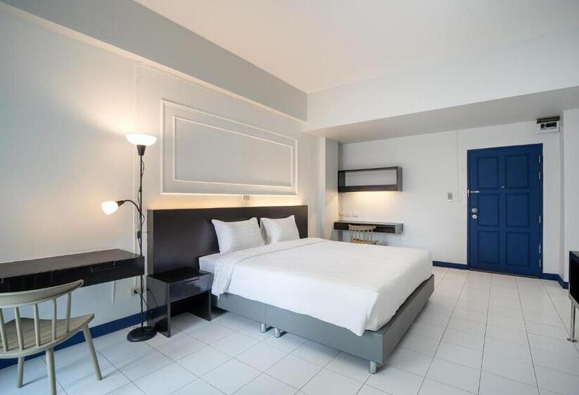 اتاق لوکس, Capitel Rama 4