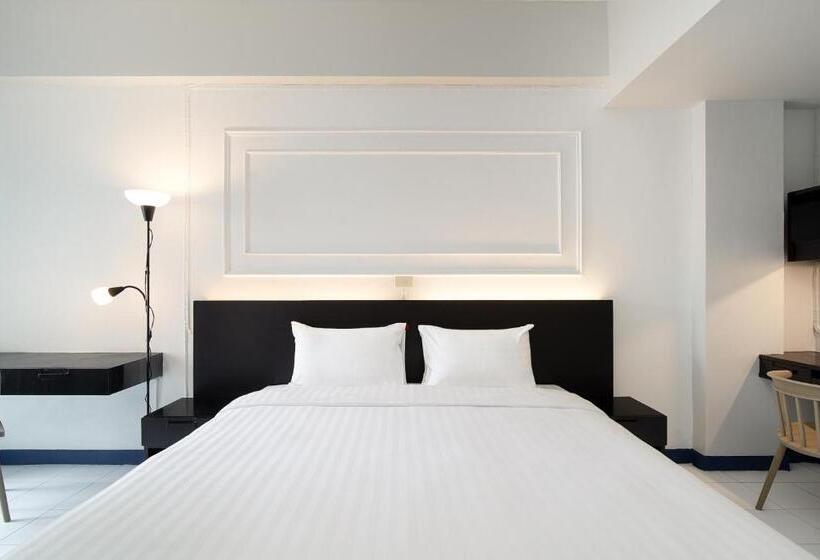 اتاق لوکس, Capitel Rama 4