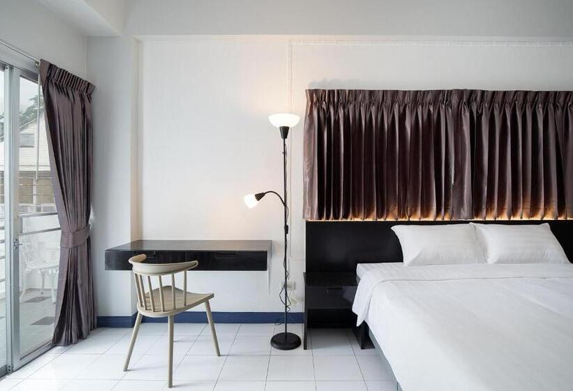 اتاق پرمیوم, Capitel Rama 4