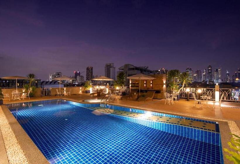 سوئیت پنت هاوس, Capitel Rama 4