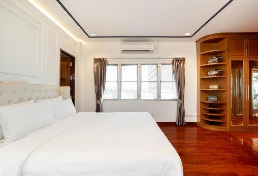 سوئیت پنت هاوس, Capitel Rama 4