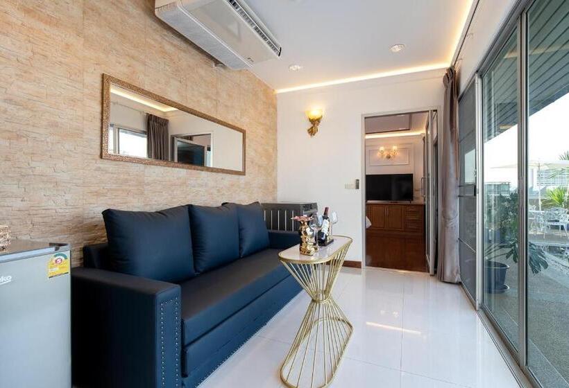 سوئیت پنت هاوس, Capitel Rama 4