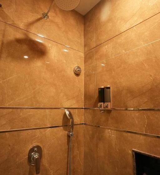 اتاق سوپریور با تخت بزرگ, Elite Hotel Lime Stay Greater Noida