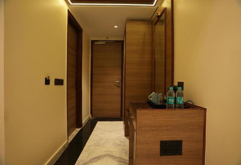 اتاق سوپریور با تخت بزرگ, Elite Hotel Lime Stay Greater Noida