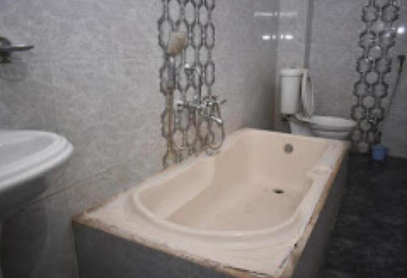 디럭스 룸, Midway & Zaika Restaurant Bihar