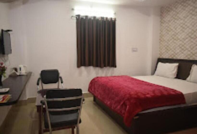 스탠다드 룸 킹사이즈 침대, Midway & Zaika Restaurant Bihar