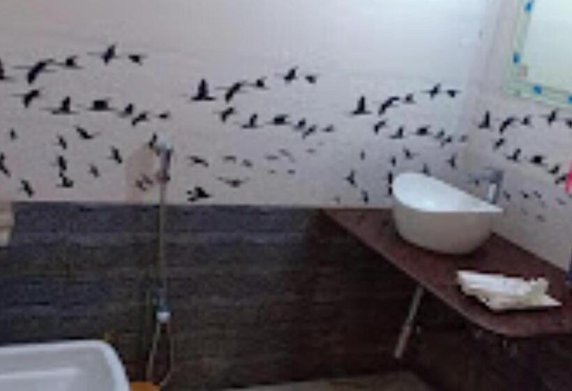 스탠다드 룸 킹사이즈 침대, Midway & Zaika Restaurant Bihar