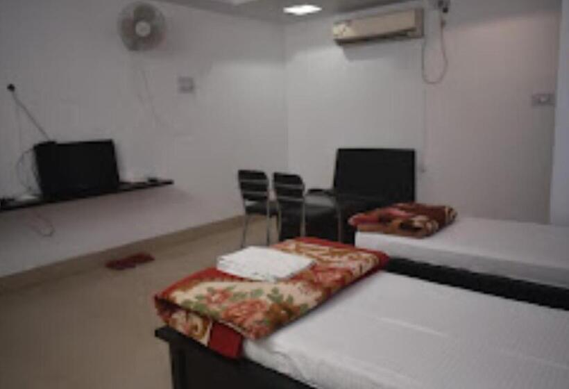 디럭스 룸, Midway & Zaika Restaurant Bihar