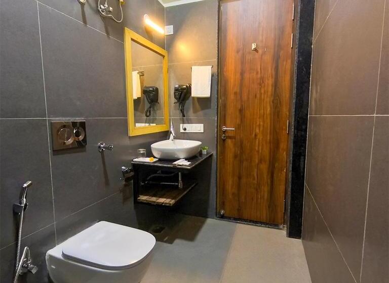 Стандартный Номер Кровать Кинг, Moustache Bhimtal Luxuria, Nainital