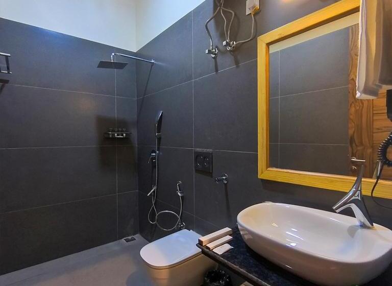 غرفة قياسية سرير كينج, Moustache Bhimtal Luxuria, Nainital