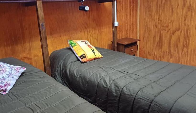 ルームシェアのワンベッド, Plaza Tucapel