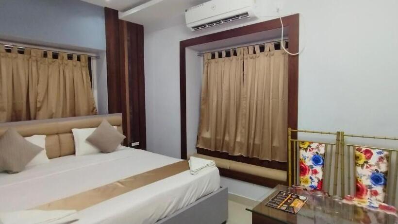 غرفة قياسية, Sai Darbar & Banquet