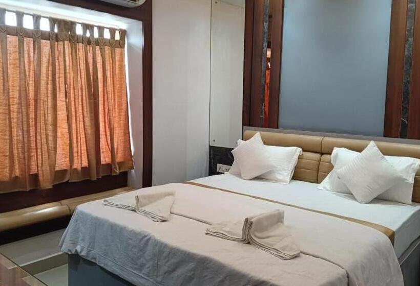 غرفة قياسية, Sai Darbar & Banquet