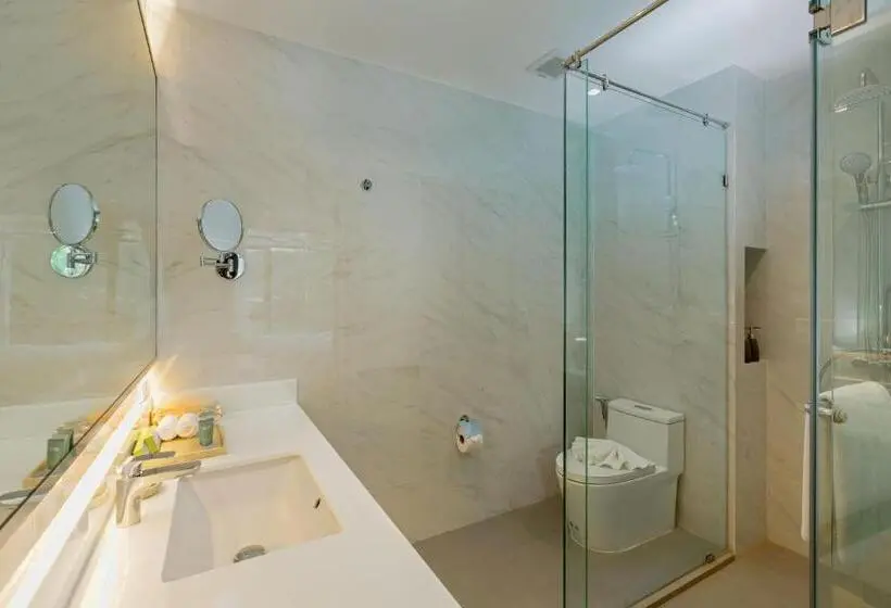 Deluxe-huone King-vuode, Wyndham Garden Naithon Phuket