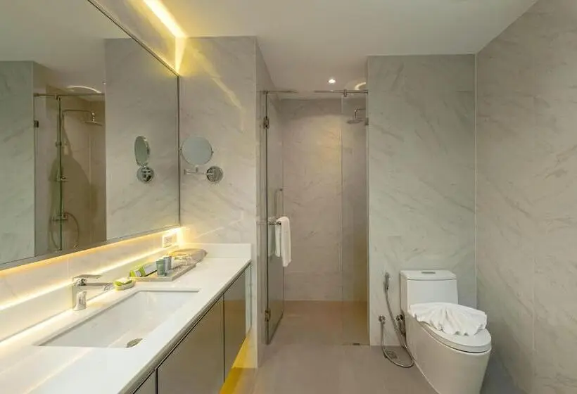 Perhesviitti, Wyndham Garden Naithon Phuket