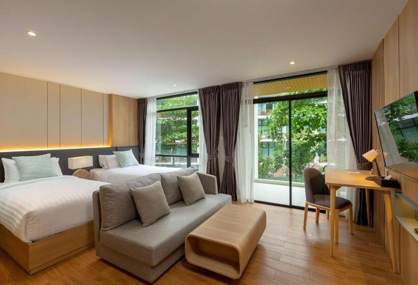 Номер Deluxe, Wyndham Garden Naithon Phuket