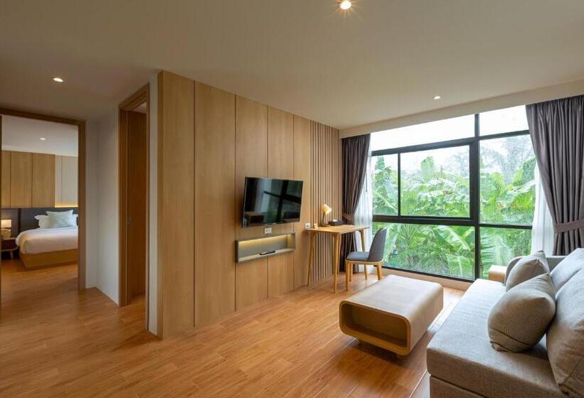 Люкс Премиум, Wyndham Garden Naithon Phuket