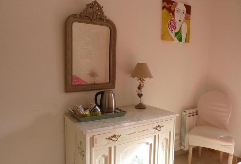 Номер Стандарт, A L Ombre Du Figuier