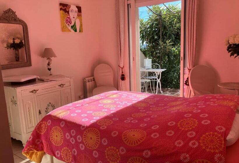 Номер Стандарт, A L Ombre Du Figuier