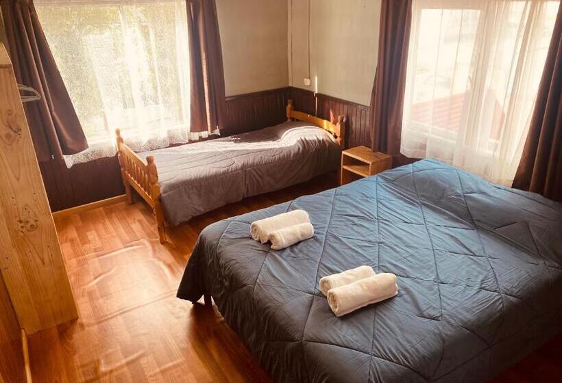 اتاق استاندارد سه نفره, Hostal Miraflores
