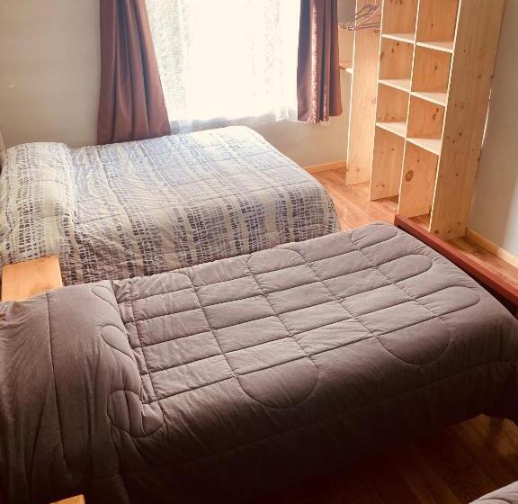 اتاق استاندارد چهارنفره با سرویس بهداشتی مشترک, Hostal Miraflores