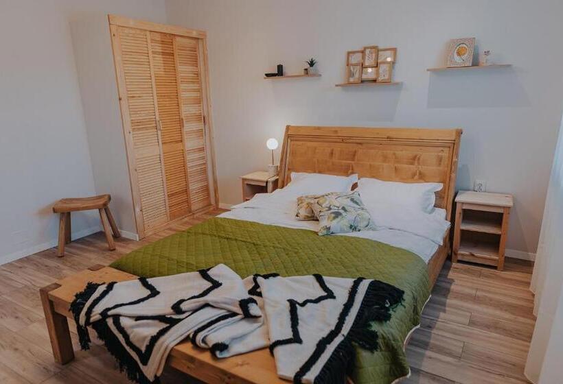 اتاق استاندارد, Ioanaguesthouse