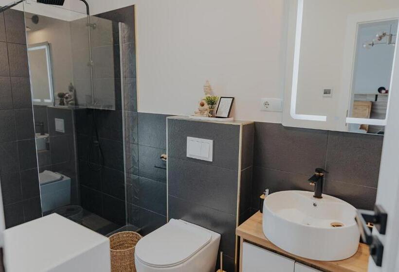 اتاق خانوادگی, Ioanaguesthouse