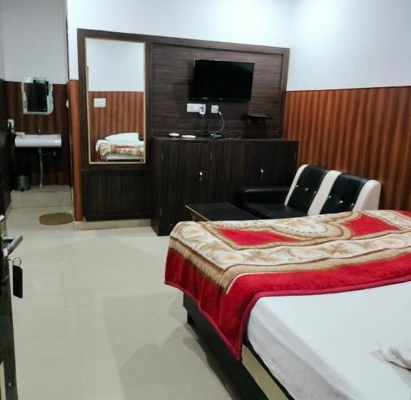 デラックスルーム, The Rai’s Palace Hotel And Banquet