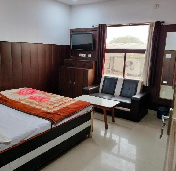 デラックスルーム, The Rai’s Palace Hotel And Banquet