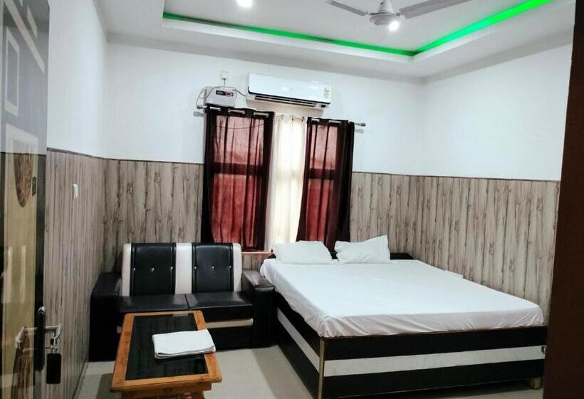 デラックスルーム, The Rai’s Palace Hotel And Banquet