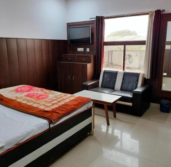 デラックスルーム, The Rai’s Palace Hotel And Banquet