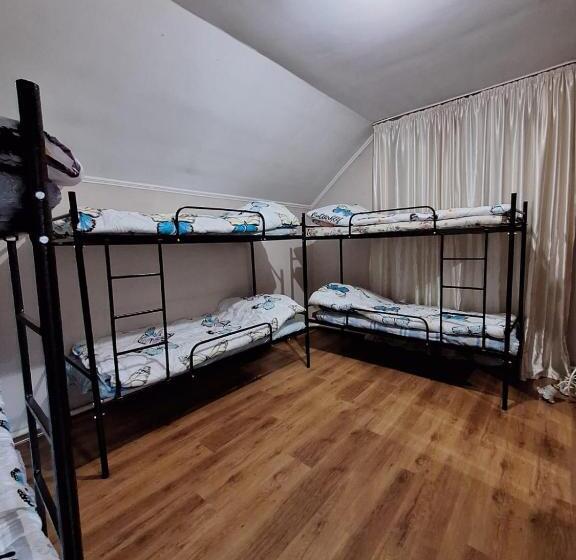 تختخواب در اتاق مشترک, шах хостел халал