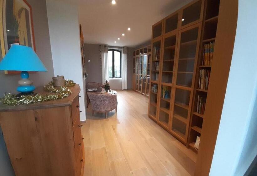 Номер Стандарт Вид на Сад, Domaine Benester   Chambre Léonie   4 épis