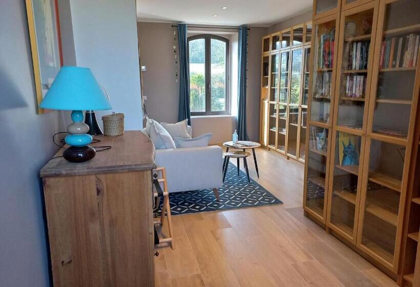 Номер Стандарт Вид на Сад, Domaine Benester   Chambre Léonie   4 épis