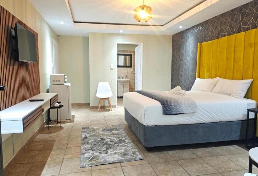 Номер Deluxe с Балконом, Yello Guest House Graskop