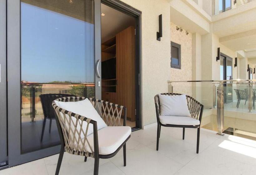 带1个卧室的带阳台的公寓, Bocobay Wariruri Condos