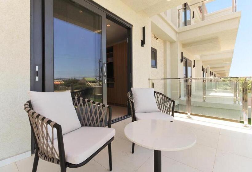 带1个卧室的带阳台的公寓, Bocobay Wariruri Condos