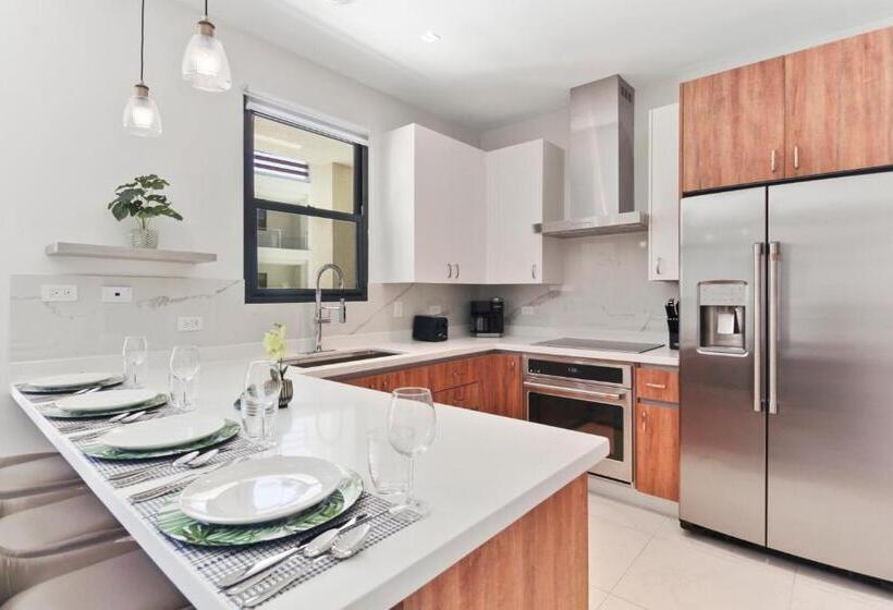 带1个卧室的带阳台的公寓, Bocobay Wariruri Condos