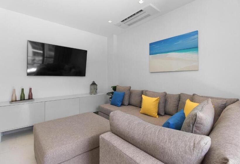 带1个卧室的带阳台的公寓, Bocobay Wariruri Condos