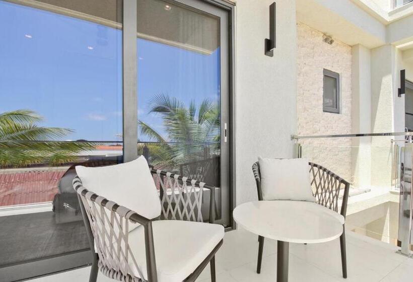 带1个卧室的带阳台的公寓, Bocobay Wariruri Condos