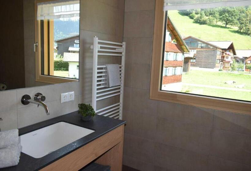 آپارتمان 1 خوابه با بالکن, Haus Bianca