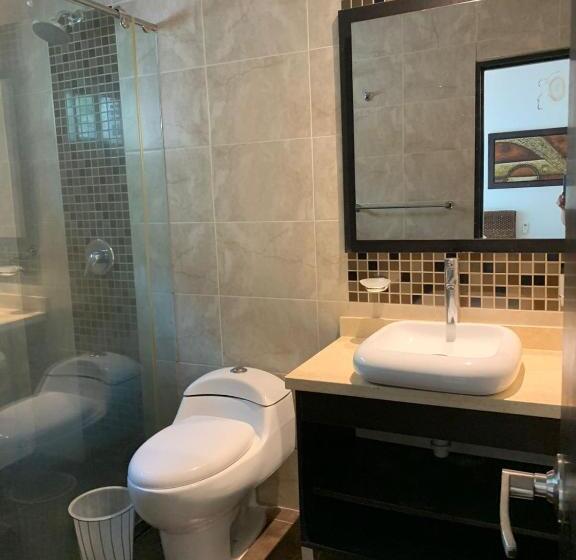 四人标准间, La Isla