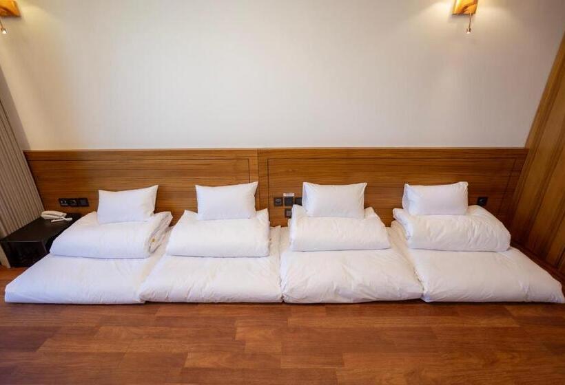 四人豪华间, Luel