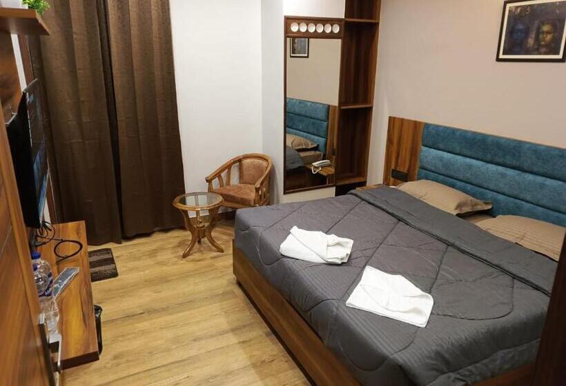 带阳台的豪华间, Mahadev Rishikesh